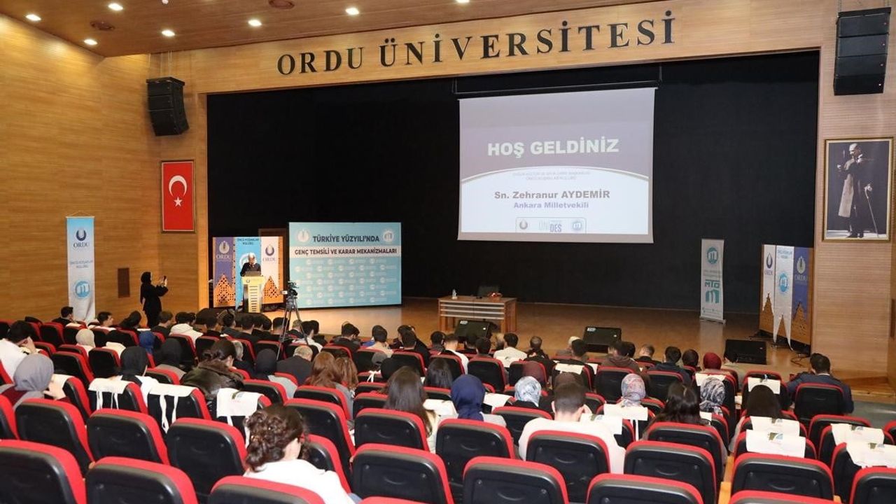 ODÜ’de 'Türkiye Yüzyılı’nda Genç Temsili ve Karar Mekanizmaları' konferansı gerçekleştirildi