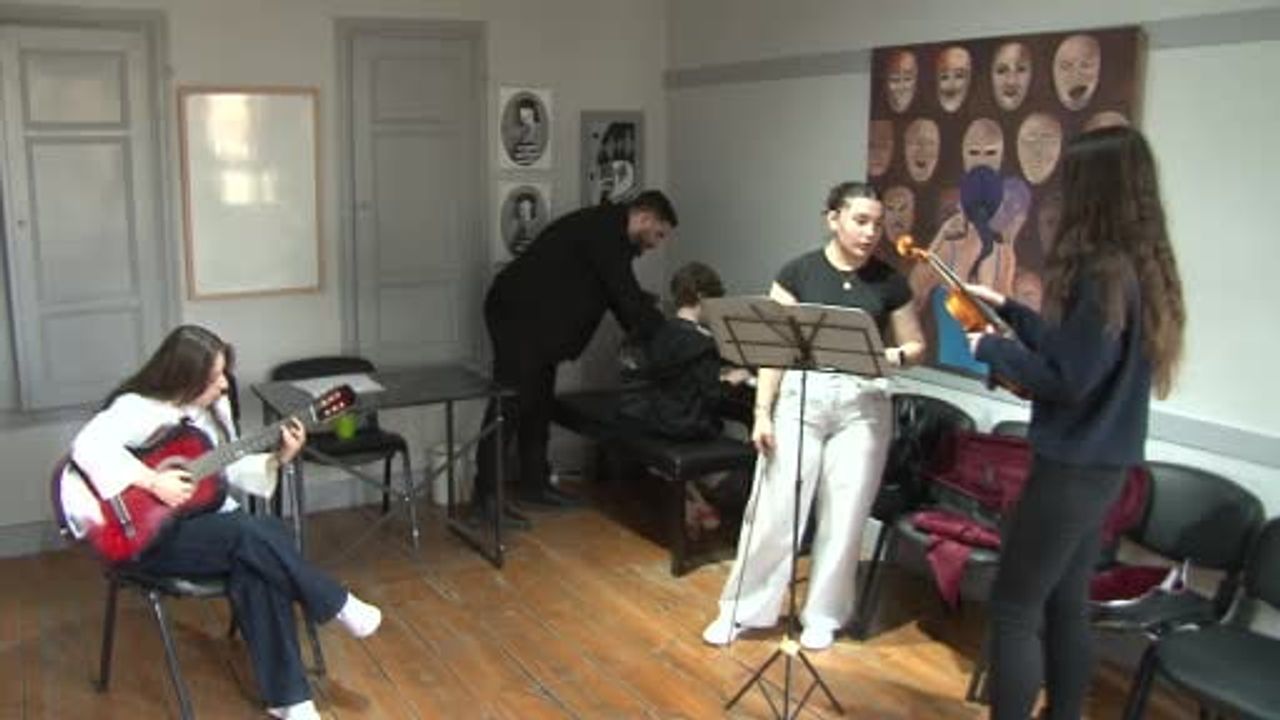 Okul saldırıları sonrası gençler müzik ve sanat etkinliklerine yöneldi