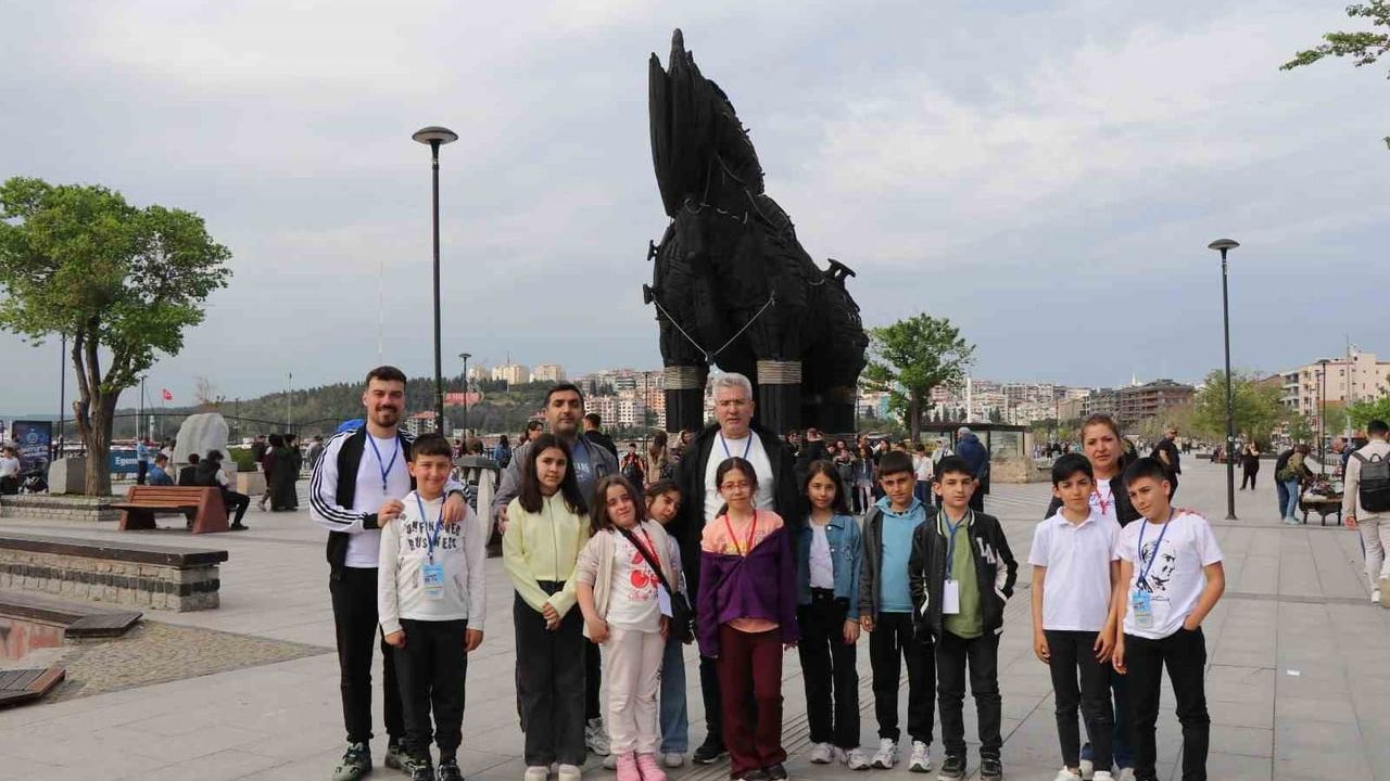 Oltulu öğrencilerin 5 günlük kültür gezisi Kocaeli, Bursa, Çanakkale ve Yalova'yı kapsadı