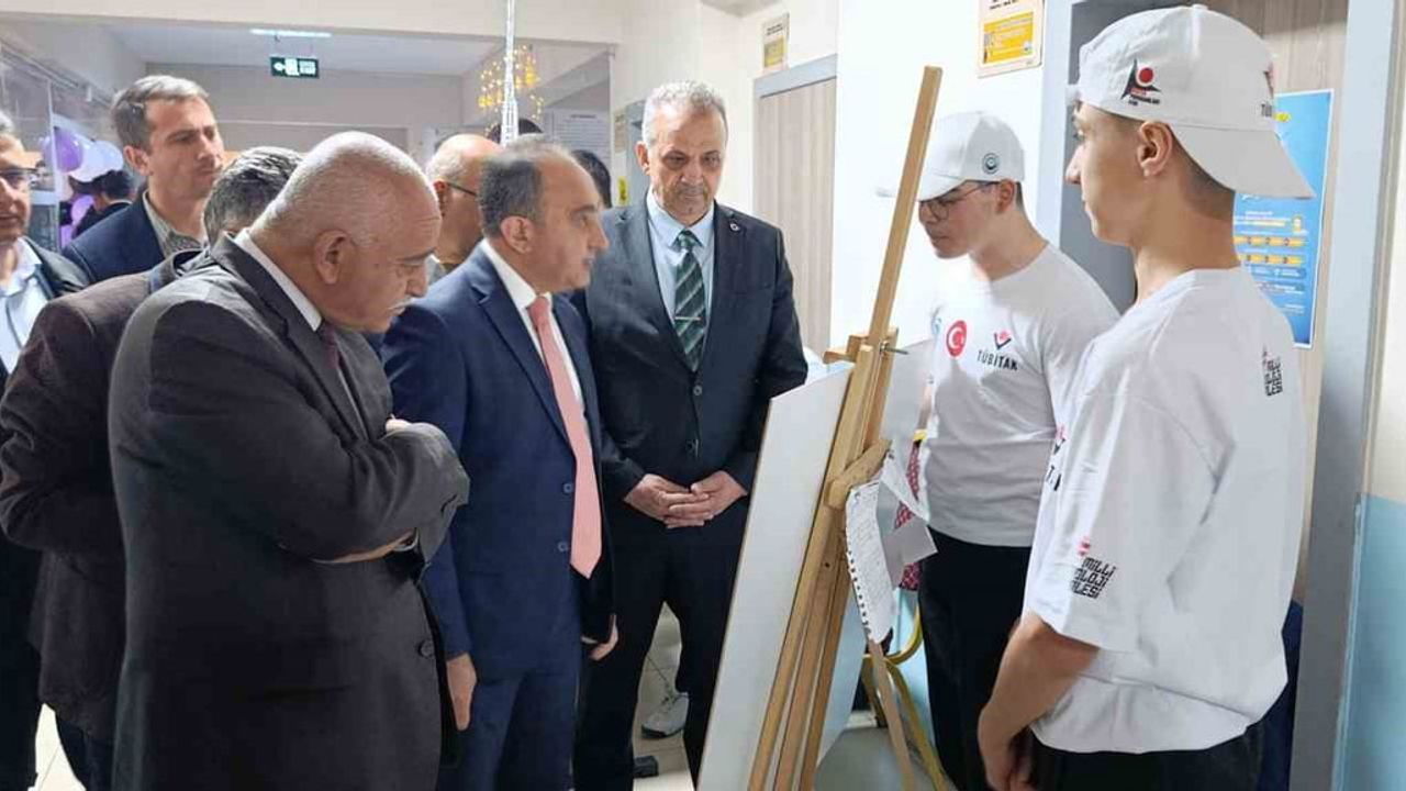 Ömer Serpil Özberber Proje Okulu'nun 18 projesi TÜBİTAK 4006'da kabul edildi
