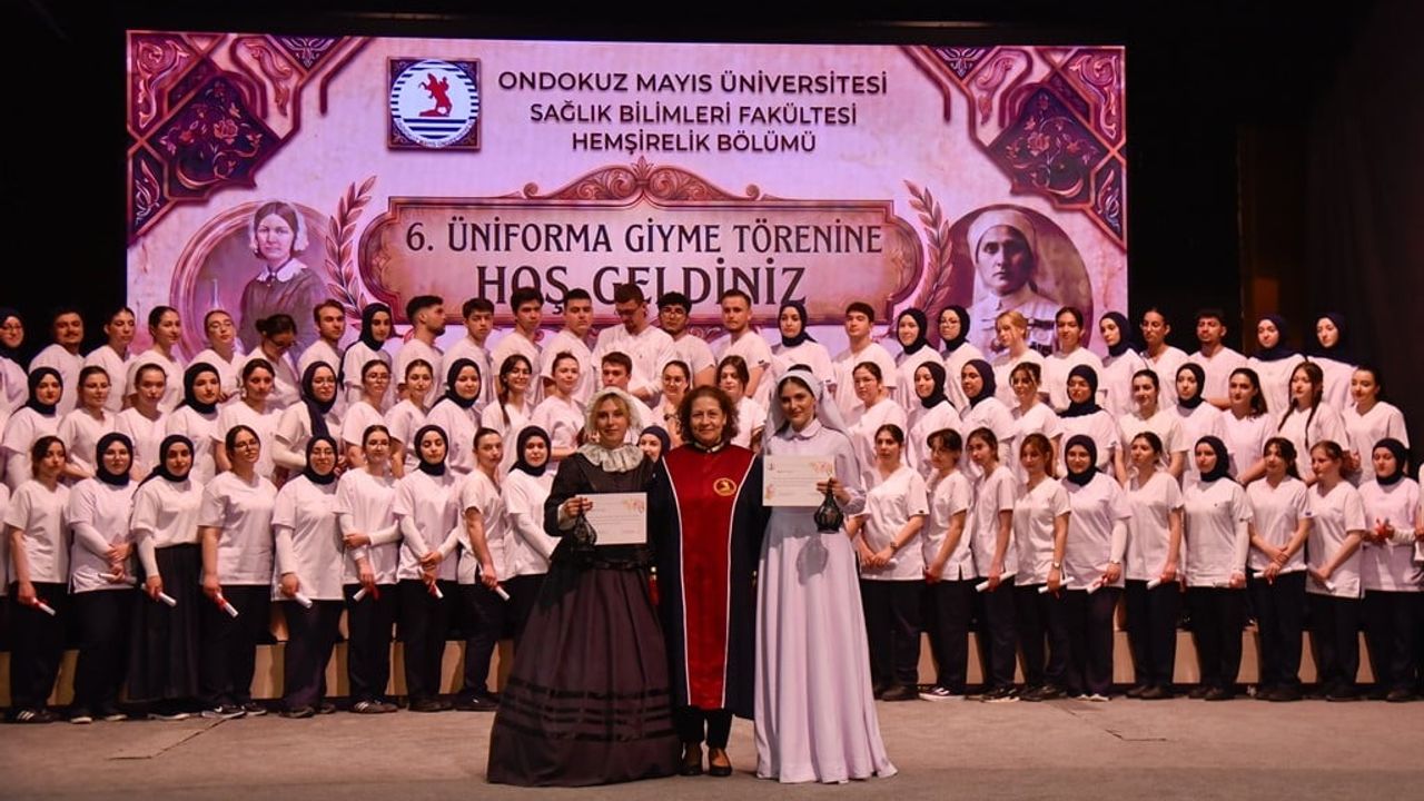 OMÜ Hemşirelik Bölümü'nde 1. sınıf öğrencileri üniformalarını giydi