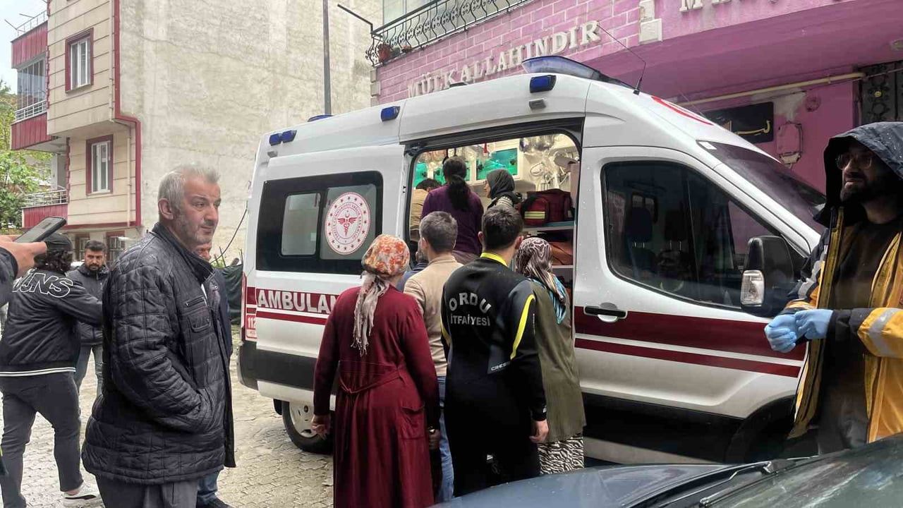 Ordu'da Dereye Düşen 9 Yaşındaki Çocuk Vatandaşlar Tarafından Kurtarıldı