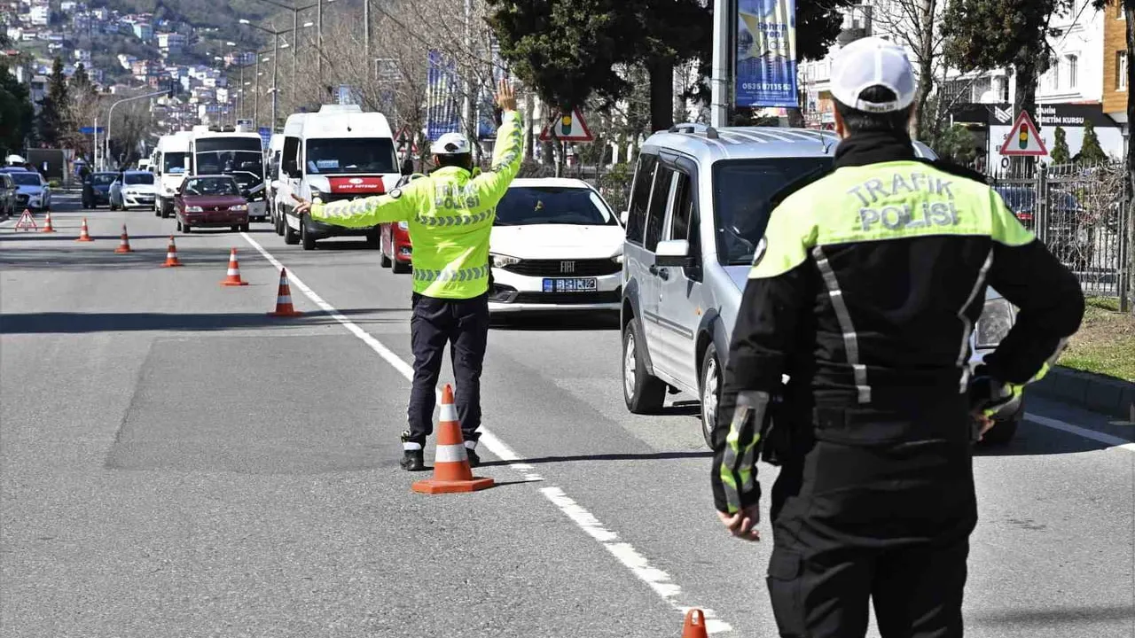 Ordu’da haftalık trafik denetimleri: 20 bin 595 araç kontrol edildi, 61 yaralı, 1 ölüm