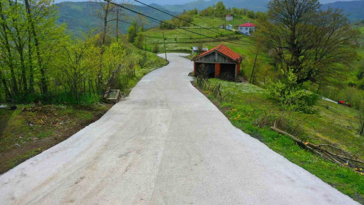 Ordu'da kırsal mahallelerde beton yol çalışmaları sürüyor: Akkuş Kuşçulu'da ulaşım iyileşti