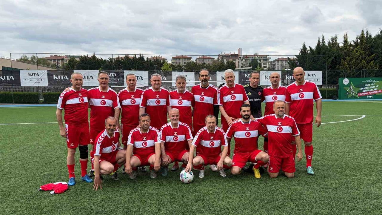 Osman Aşkın Bak: A Milli Takım'a 2026 Dünya Kupası için başarı dileği — 15. Kamu Futbol Turnuvası'nda gösteri maçı