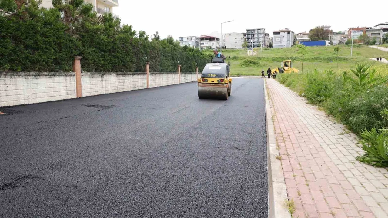 Osmangazi Belediyesi Hamitler Mahallesi Aşkın Sokak'ta 1470 metre karelik asfaltlama çalışmasını tamamladı