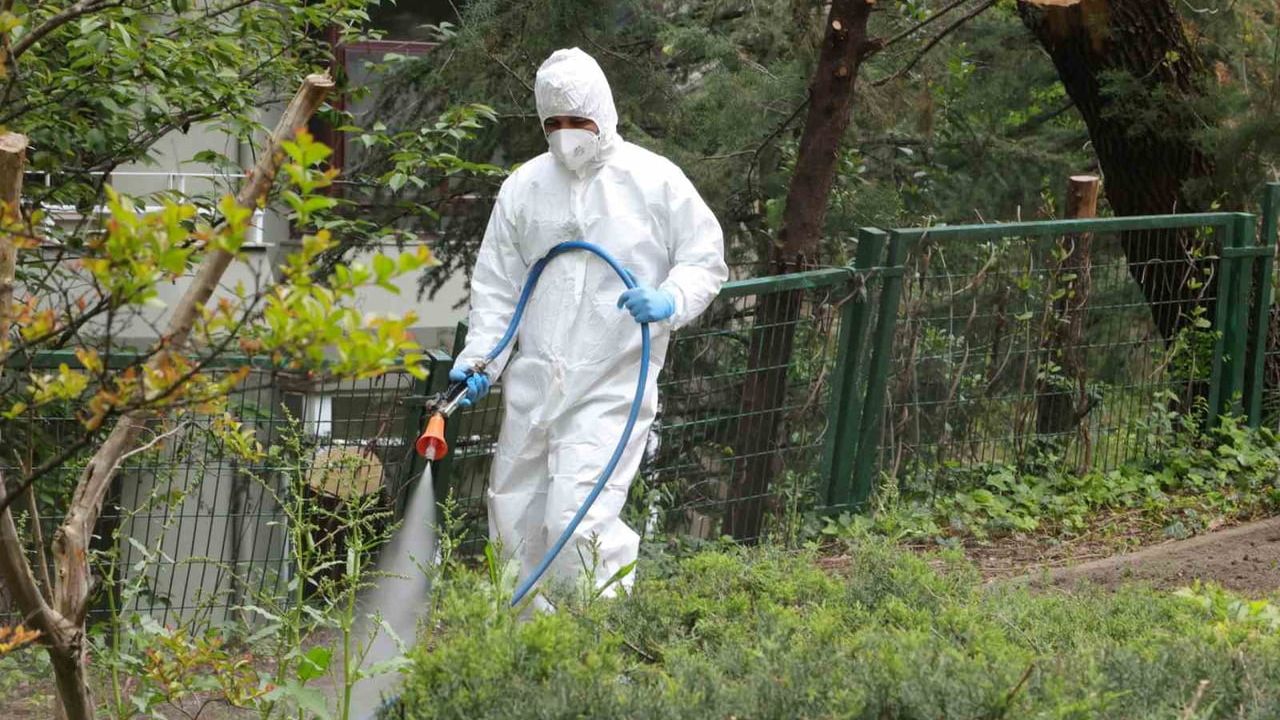 Osmangazi Belediyesi park ve ortak kullanım alanlarında düzenli dezenfeksiyon uyguluyor
