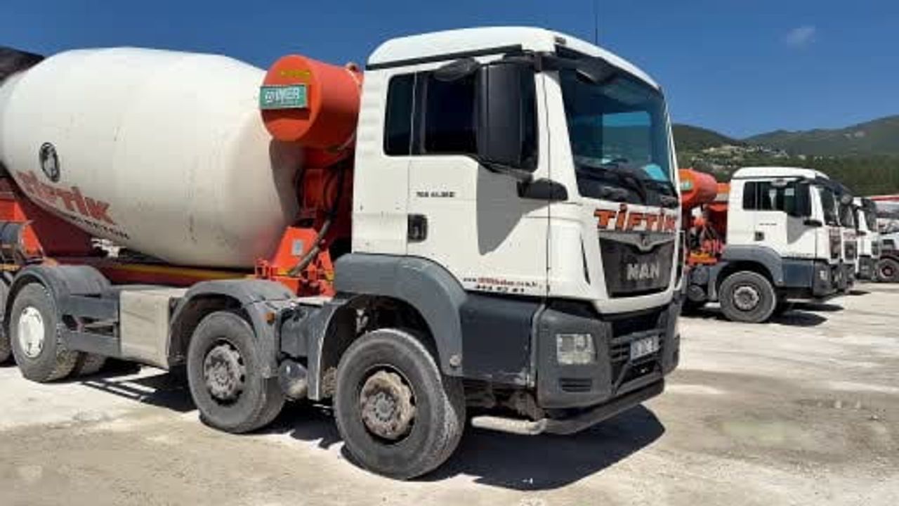 Osmaniye Bahçe'de beton mikserine yuva yapan dere kuşu: Mikser yavrular uçana dek çalıştırılmayacak