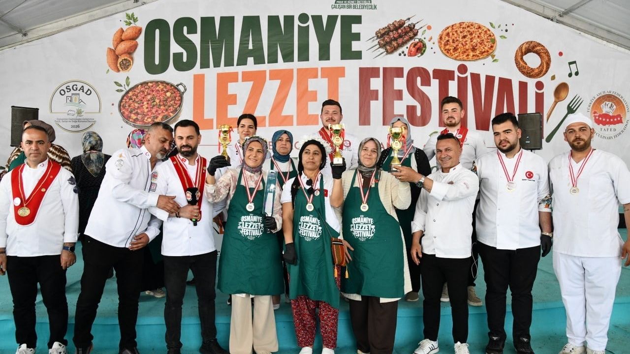 Osmaniye'de 3. Lezzet Festivali başladı: 20 bin litre Toyga çorbası 30 bin kişiye ikram edildi