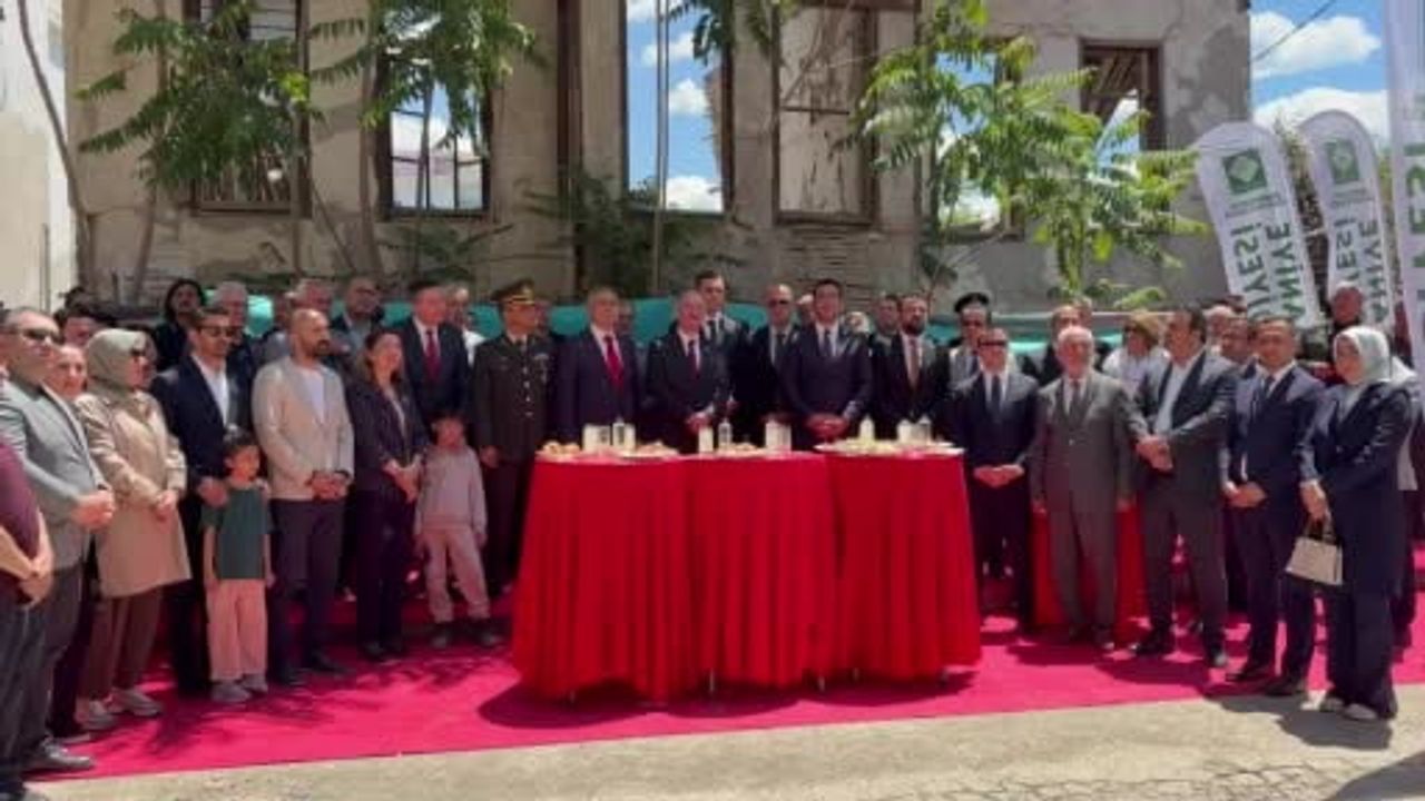 Osmaniye'de Genç Kitap Kafe İstiklal Şubesi açıldı — Gençlere ücretsiz çalışma ve okuma alanı