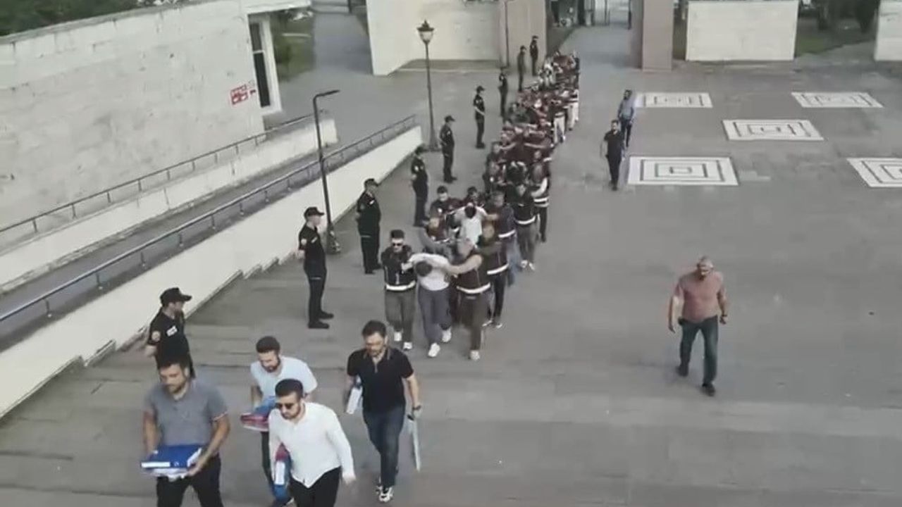 Osmaniye merkezli 12 ilde sosyal yardım dolandırıcılığı operasyonu: 13 tutuklama