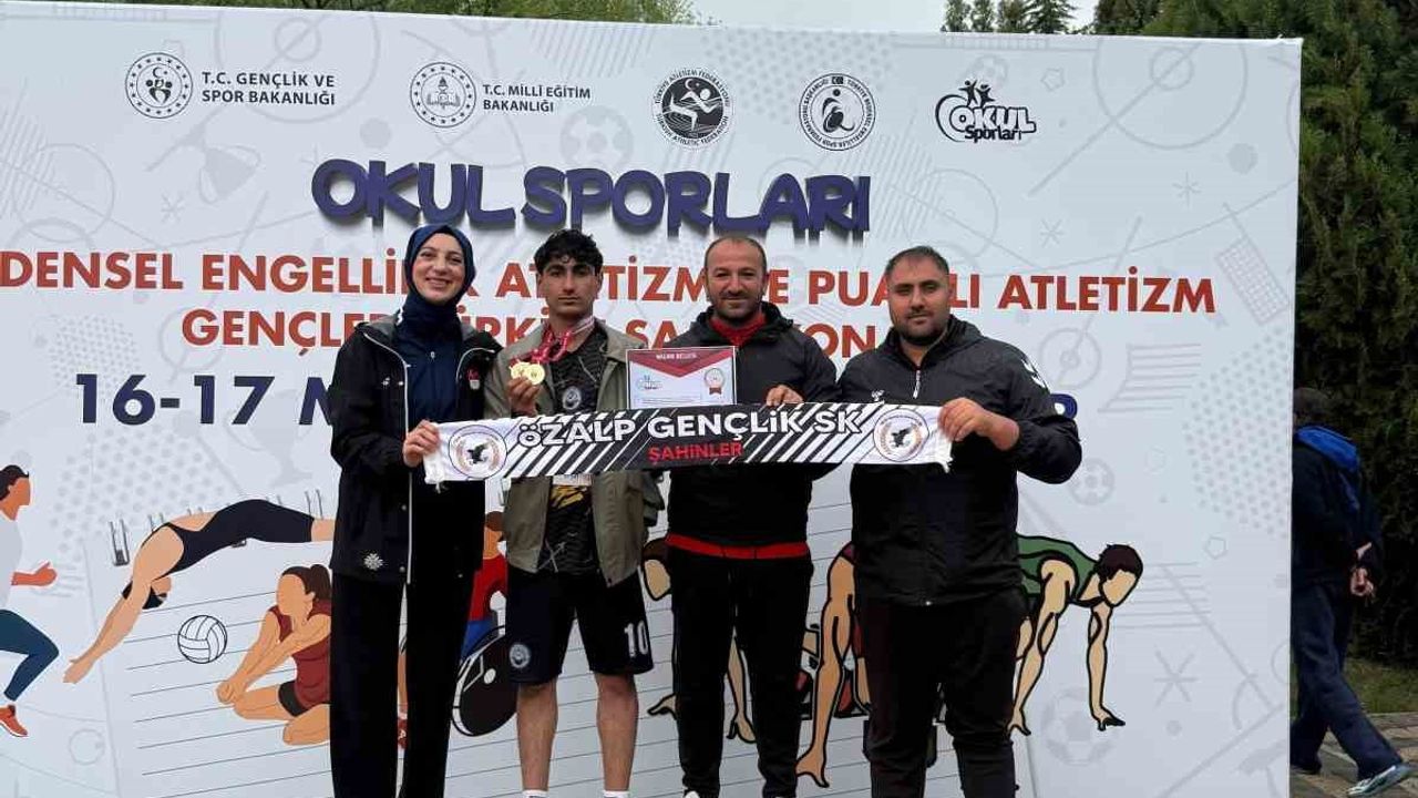 Özalp'lı Ferhat Çıkar, 400 m ve uzun atlamada Türkiye birincisi oldu