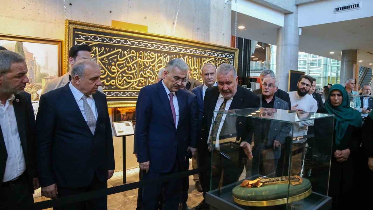 Panorama 1326 Bursa Fetih Müzesi'nde 'Mukaddes Emanetler' Sergisi Ziyarete Açıldı