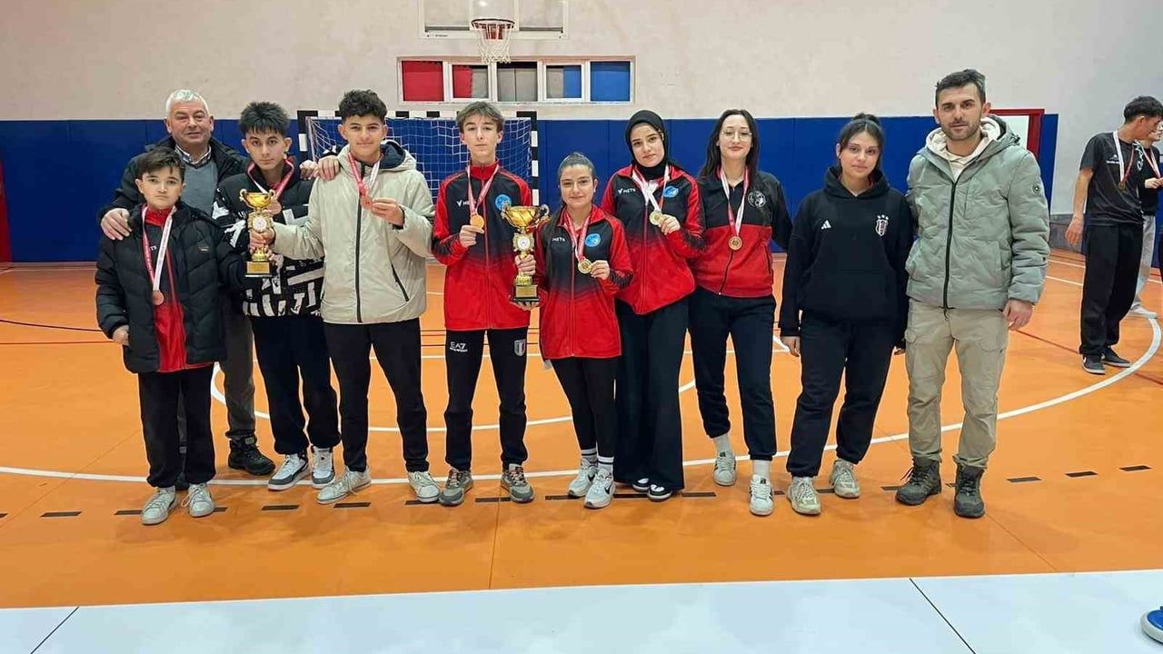 Pazarlar Spor Lisesi 8 kupa, 92 madalyayla hedefini yüzde 117 aştı