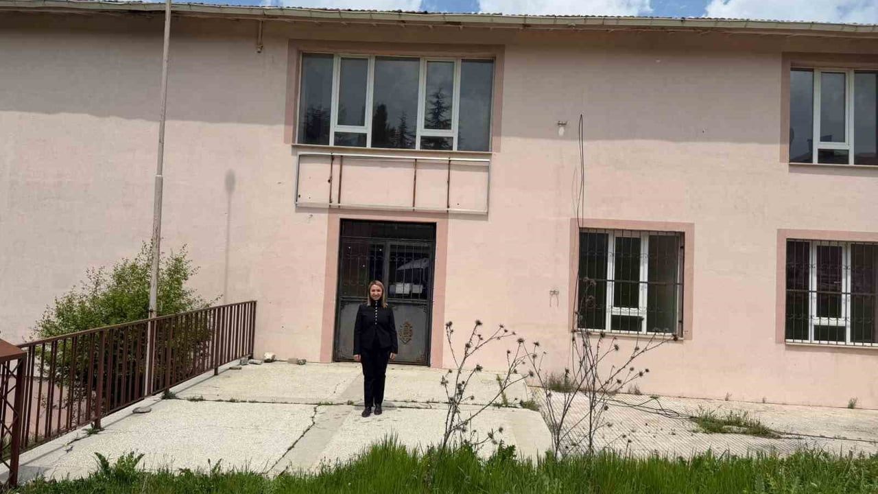 Pazaryeri’de Eski Beşeylül İlkokulu Mahalle Konağı ve Misafirhaneye Dönüştürülüyor