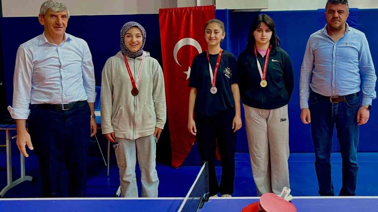 Pazaryeri'nde Liseler Arası Masa Tenisi Müsabakaları Tamamlandı
