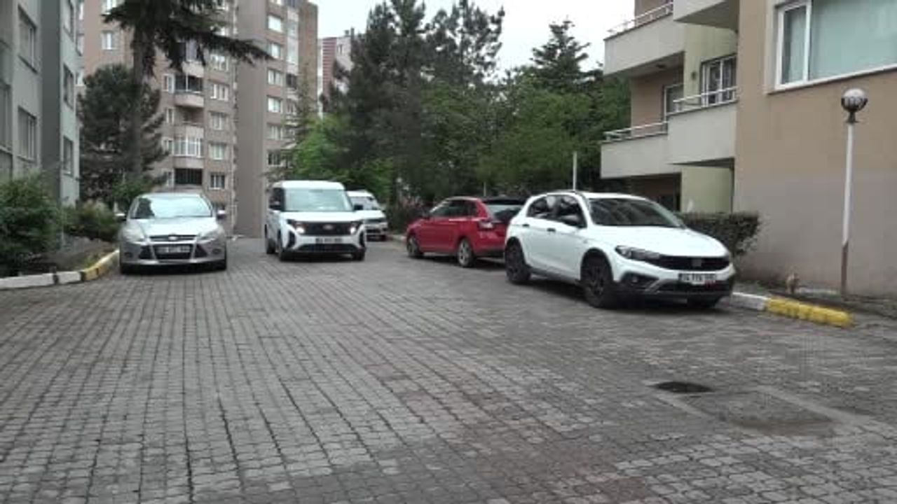 Pendik Belediyesi, yatağa bağımlı vatandaşlara evde kuaför ve refakat hizmeti sağlıyor