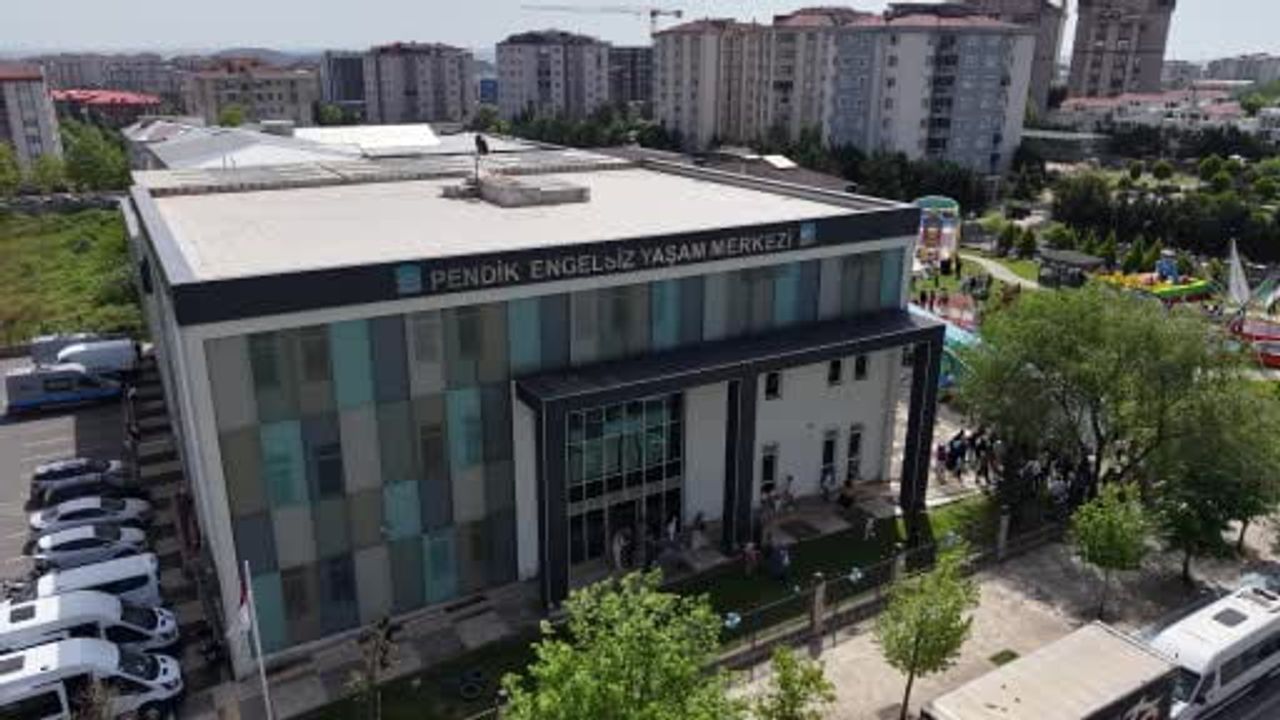 Pendik’te ‘Engelsiz Şenlik’ coşkusu: Yaklaşık bin 500 engelli birey ve ailesi bir araya geldi