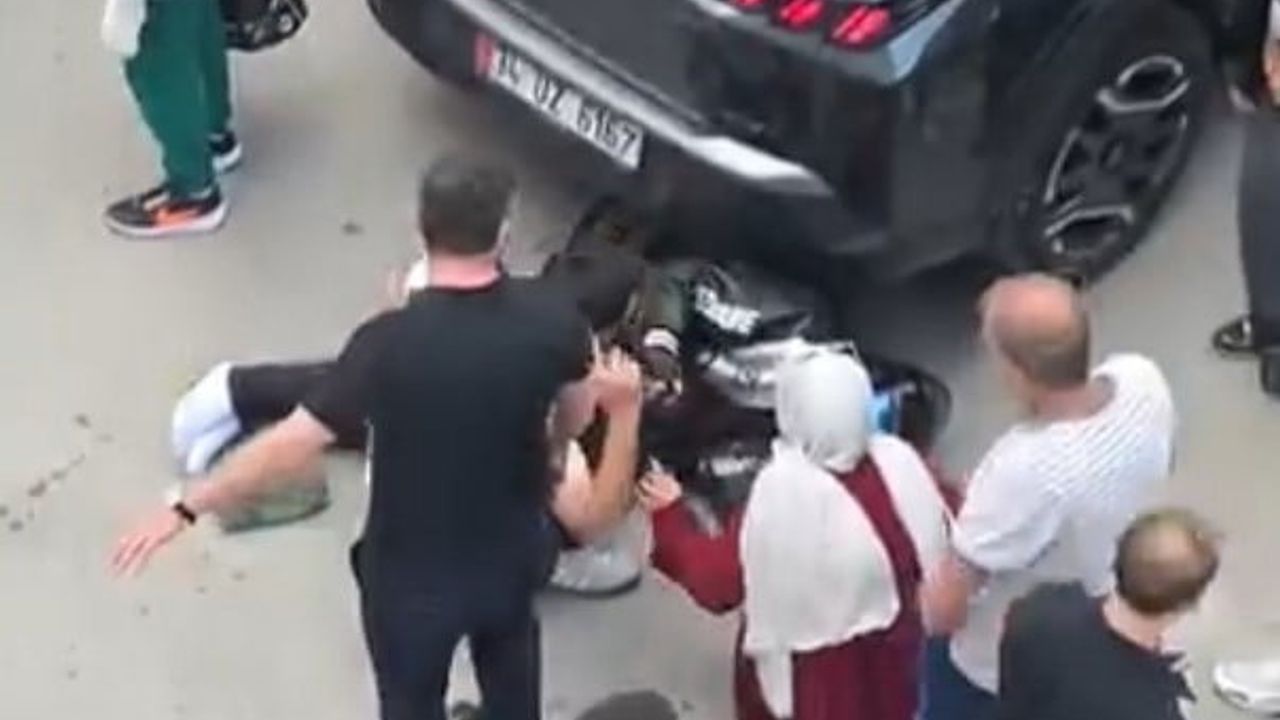 Pendik'te motosiklet otomobile çarptı: 1 kişi hafif yaralandı