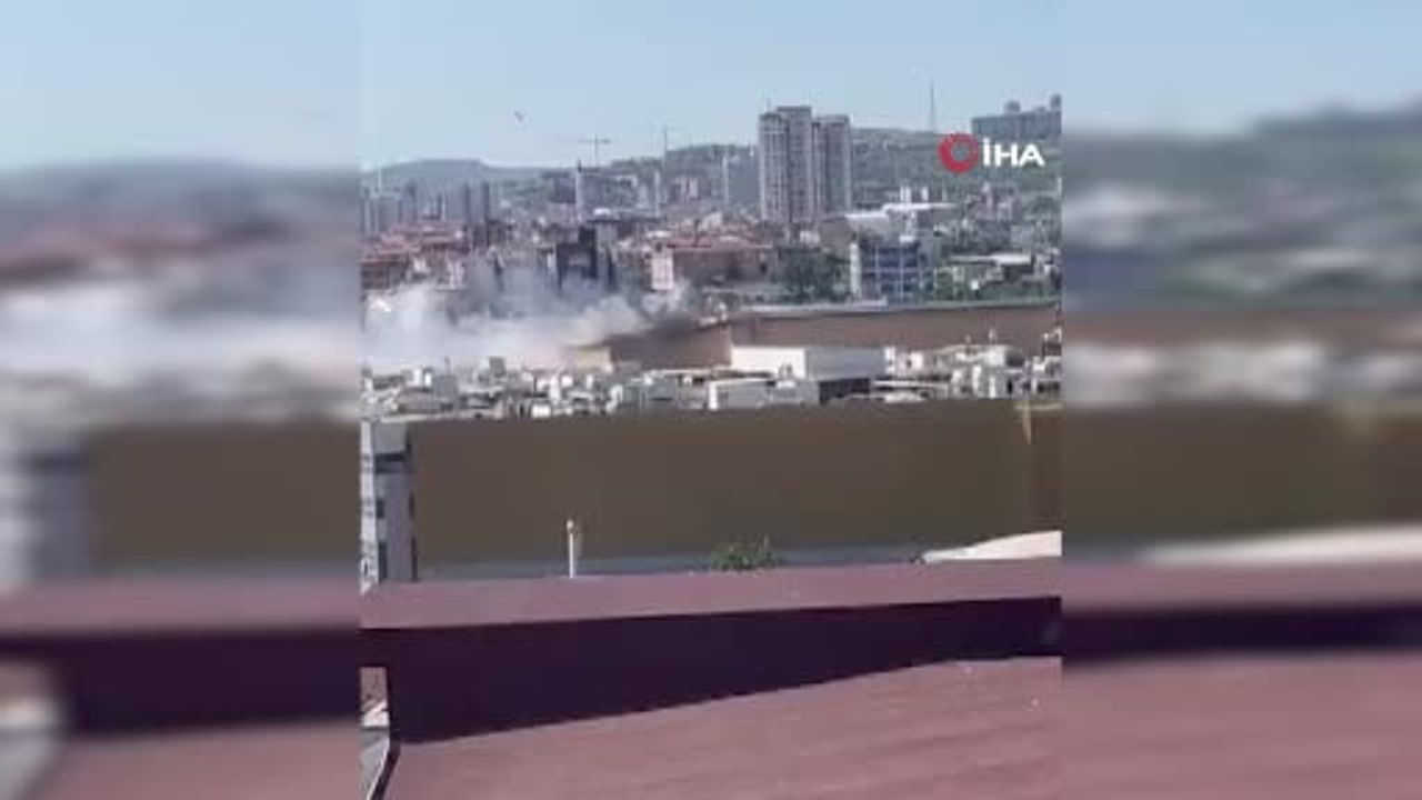 Pendik’te Neomarin AVM çatısında çıkan yangın kontrol altına alındı