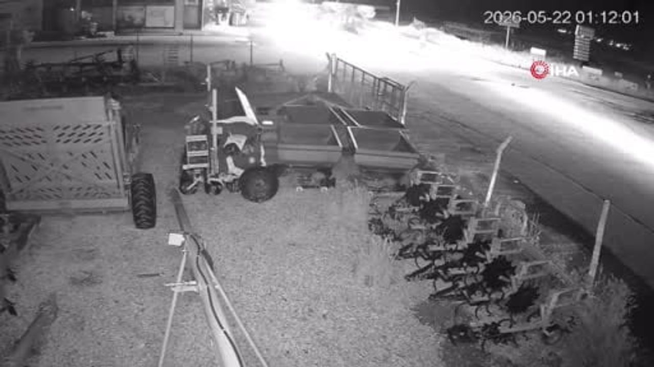 Polatlı'da Barbaros ve Mehmet Emin Yurdakul Kavşağında Araç Çarpıştı: 3 Yaralı