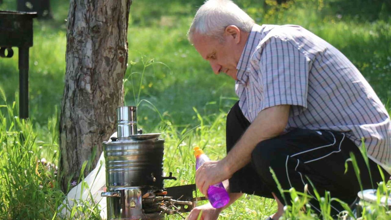 Poyrazlar'da Anneler Günü ve Bahar Şenliği: Göl Kenarı ve Piknik Alanları Doldu