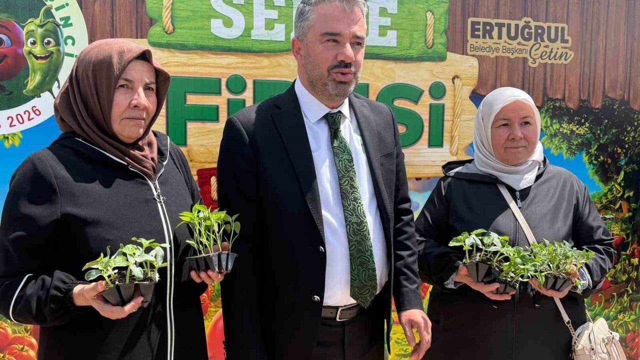 Pursaklar’da 5'inci Geleneksel Ata Tohumu Fide Dağıtımında 3 bin 500 Kişiye Fide