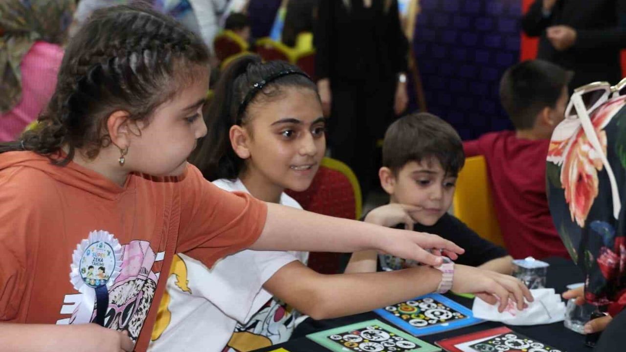 Pursaklar’da kursları tamamlayan çocuklara sertifika töreni