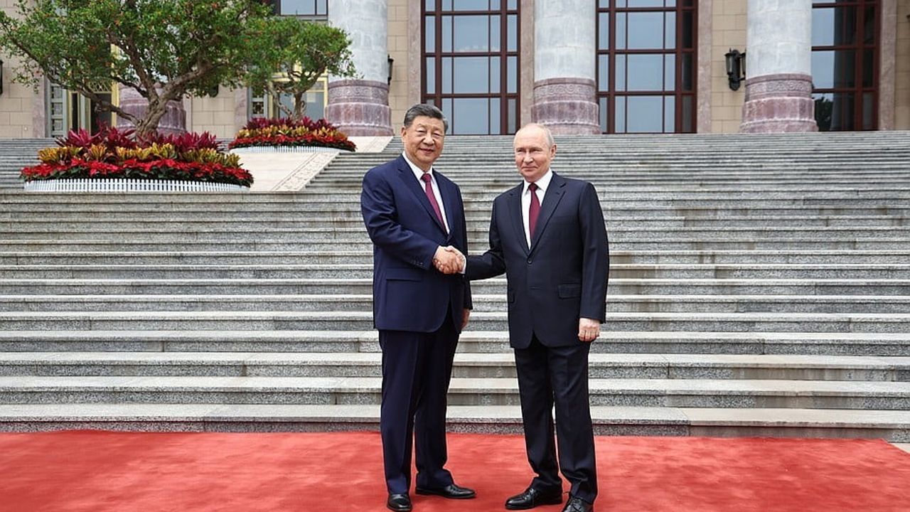 Putin ve Xi Pekin'de Görüştü: Ortak Bildiri ile Stratejik İş Birliği Güçlendi