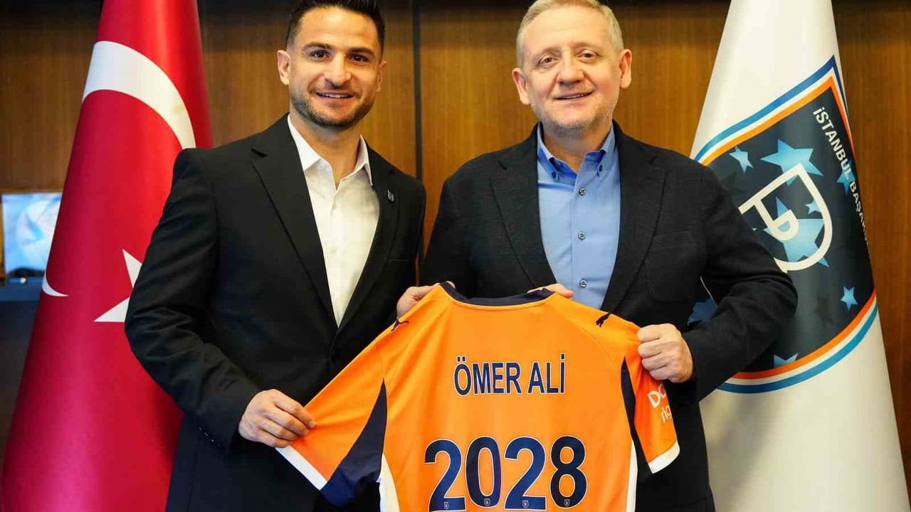 RAMS Başakşehir, kaptan Ömer Ali Şahiner'in sözleşmesini 2027-2028 sezonu sonuna dek uzattı