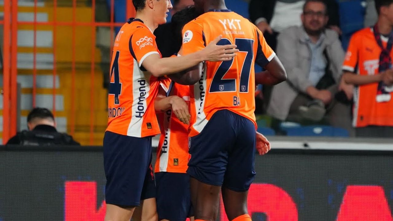 RAMS Başakşehir, Samsunspor karşısında ilk yarıyı 2-0 önde tamamladı