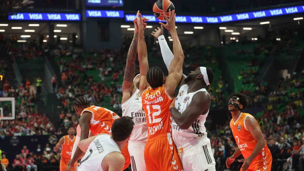 Real Madrid, Valencia Basket’i 105-90 yenerek Olympiakos ile Final'de karşılaşacak