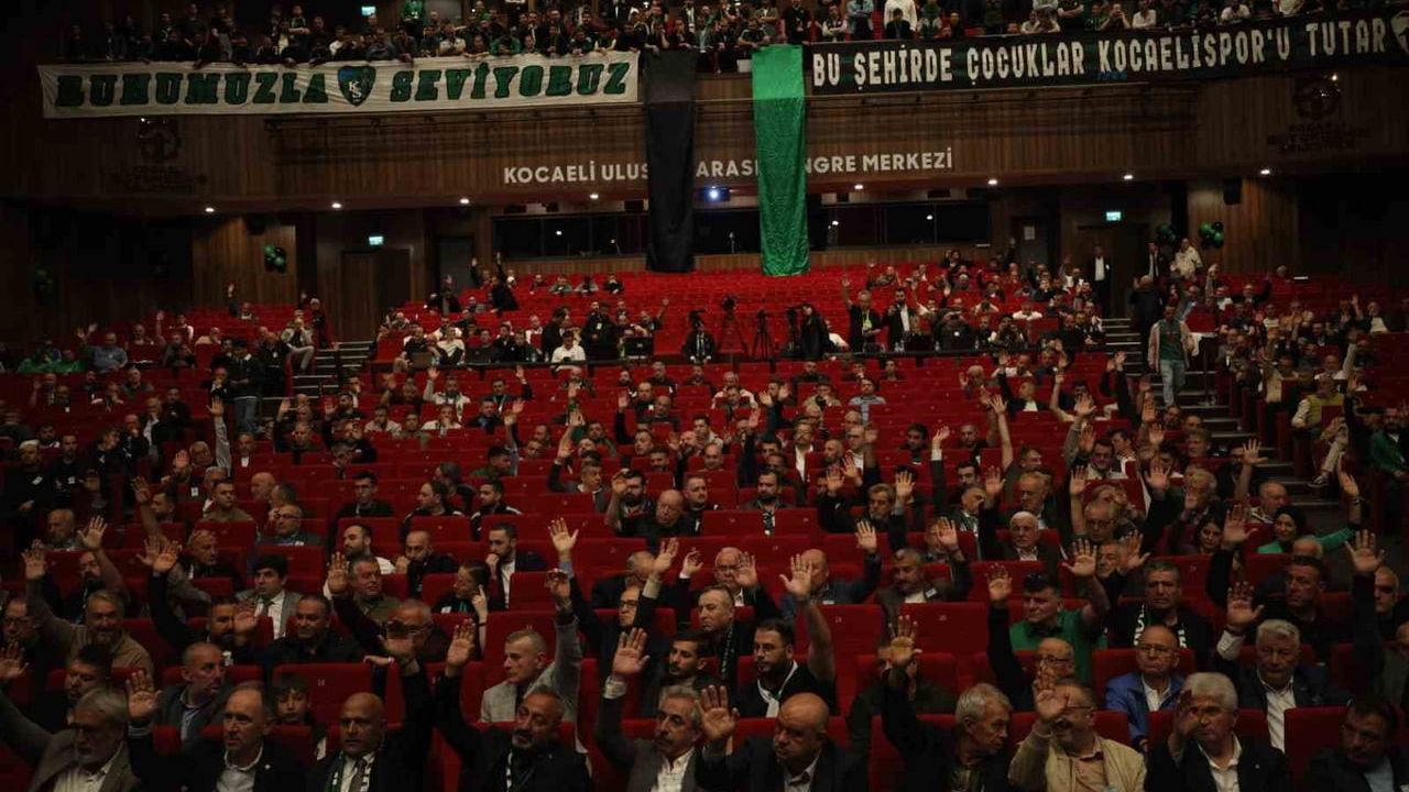 Recep Durul yeniden başkan seçildi: Kocaelispor genel kurulunda güven tazelendi