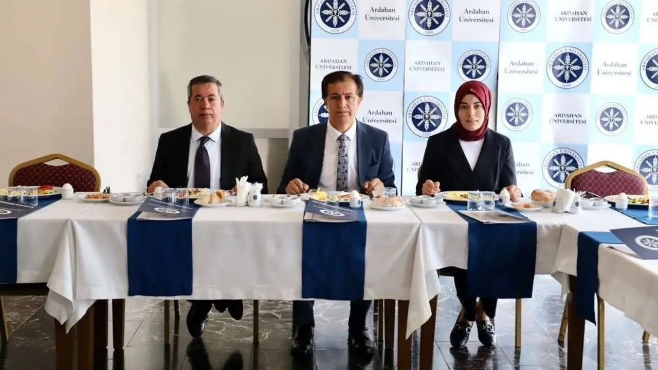Rektör Emiroğlu Basınla Buluştu: Ardahan Üniversitesi'nin Kalkınma, Enerji ve Uluslararası İş Birlikleri