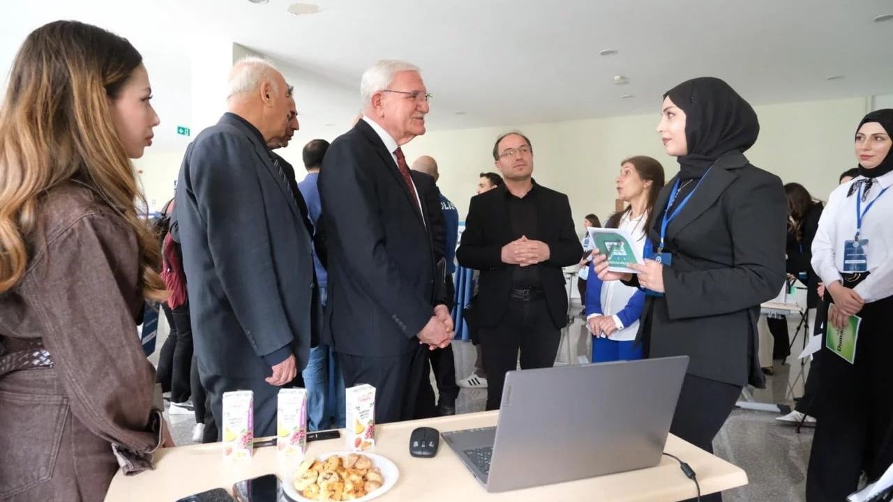 Sağlık Yönetimi öğrencileri 'III. Geleneksel Bir Fikrim Var!' sergisinde toplumsal fayda odaklı projelerini tanıttı