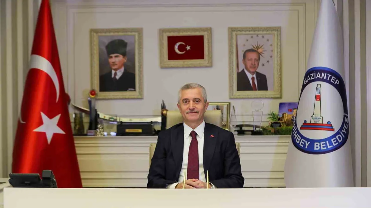 Şahinbey Belediye Başkanı Mehmet Tahmazoğlu'ndan Anneler Günü mesajı