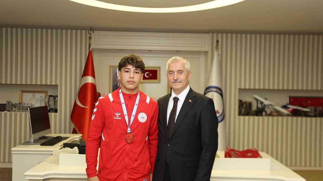 Şahinbeyli güreşçi Saruhan Karaoğlu U15 Avrupa Şampiyonası'nda ikinci oldu
