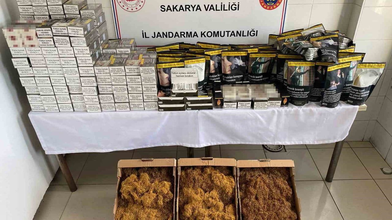 Sakarya'da Kocaali ve Hendek'te kaçak tütün operasyonu: On binlerce makaron ele geçirildi