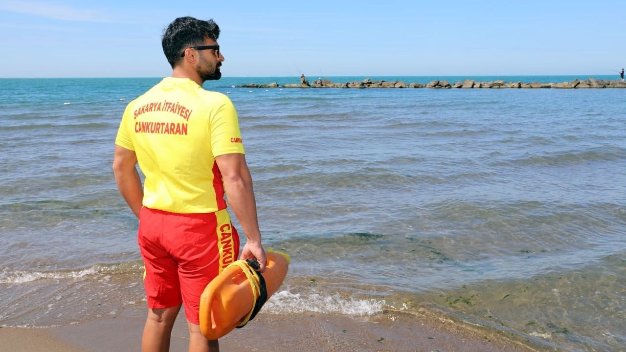 Sakarya'da Kurban Bayramı'nda cankurtaranlar sahilde nöbette