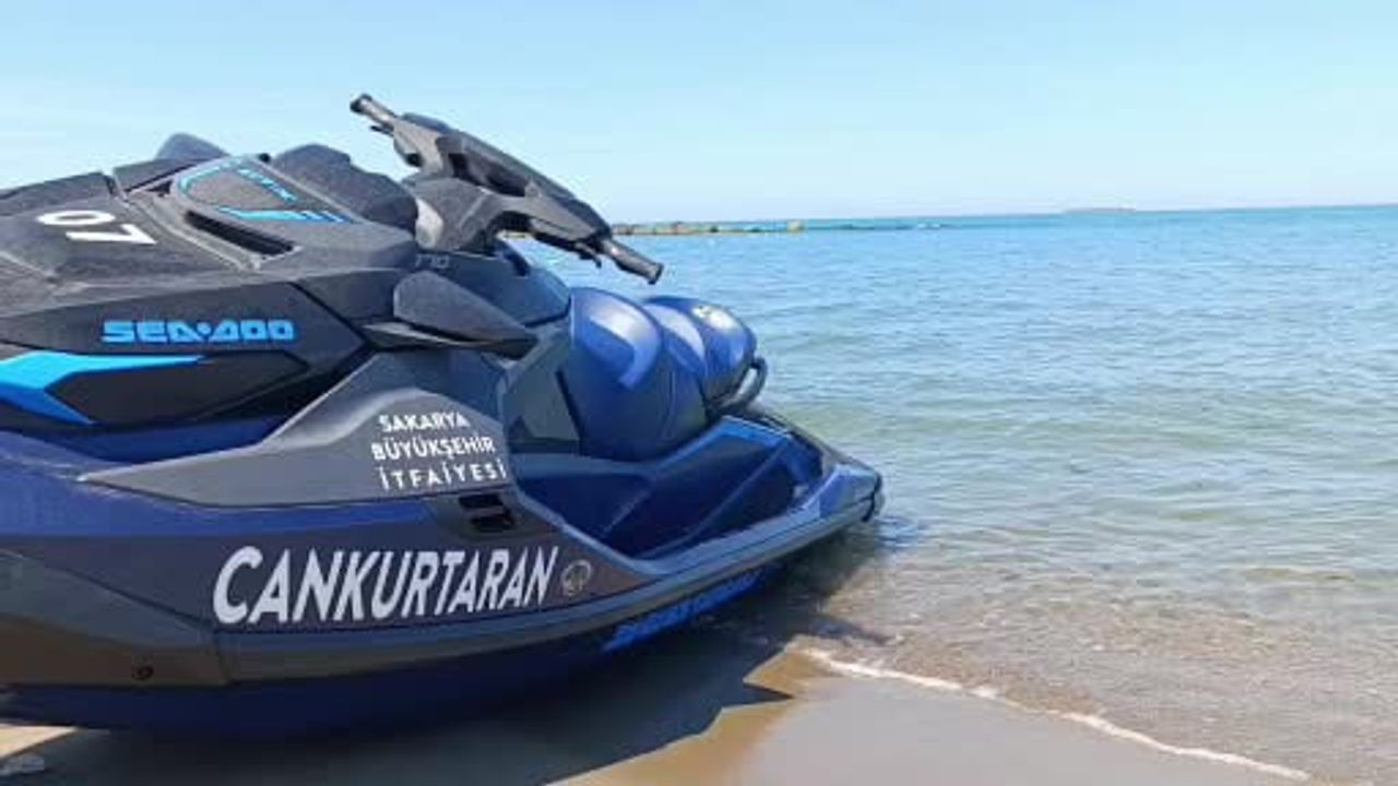 Sakarya'da Kurban Bayramı'nda cankurtaranlar sahilde nöbette