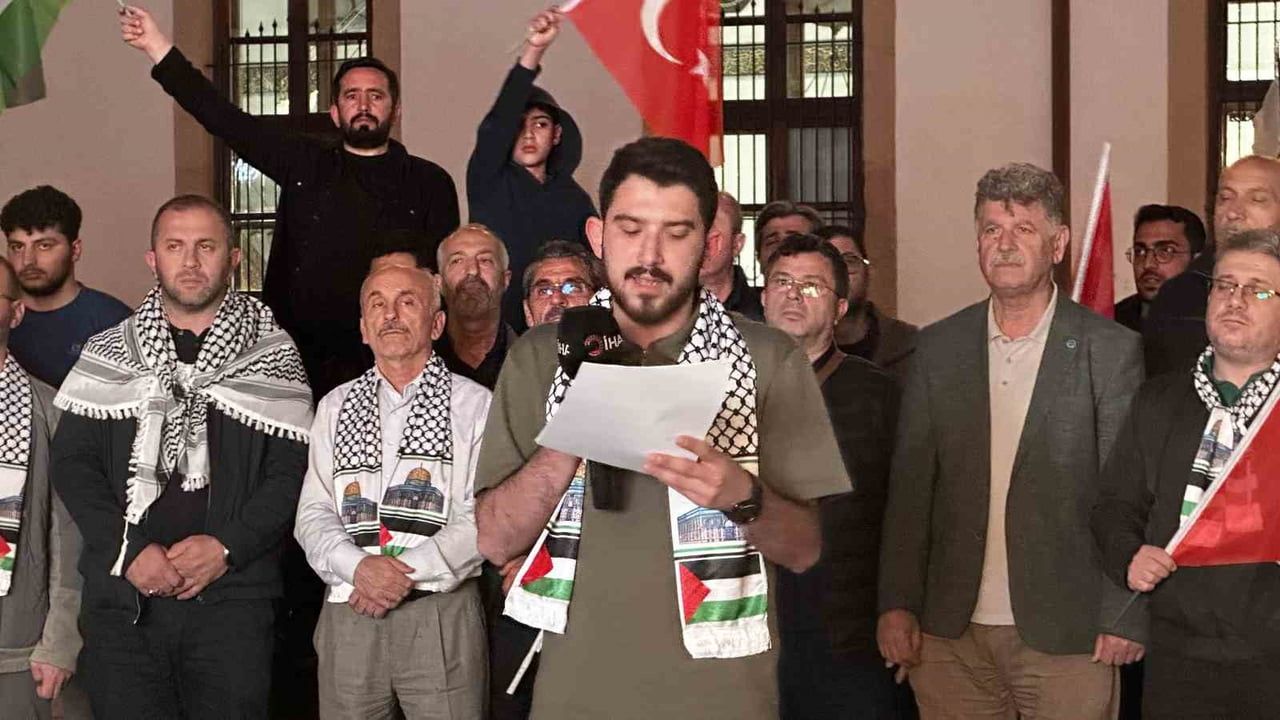 Sakarya'da protesto: Küresel Sumud Filosu'na saldırı ve Gazze ablukası kınandı