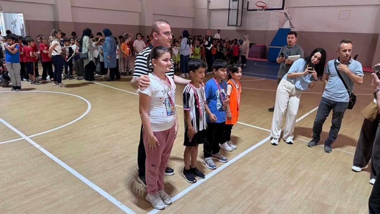 Salavatlı İlkokulu öğrencileri Sultanhisar Geleneksel Çocuk Oyunları'nda ilçe dereceleri kazandı