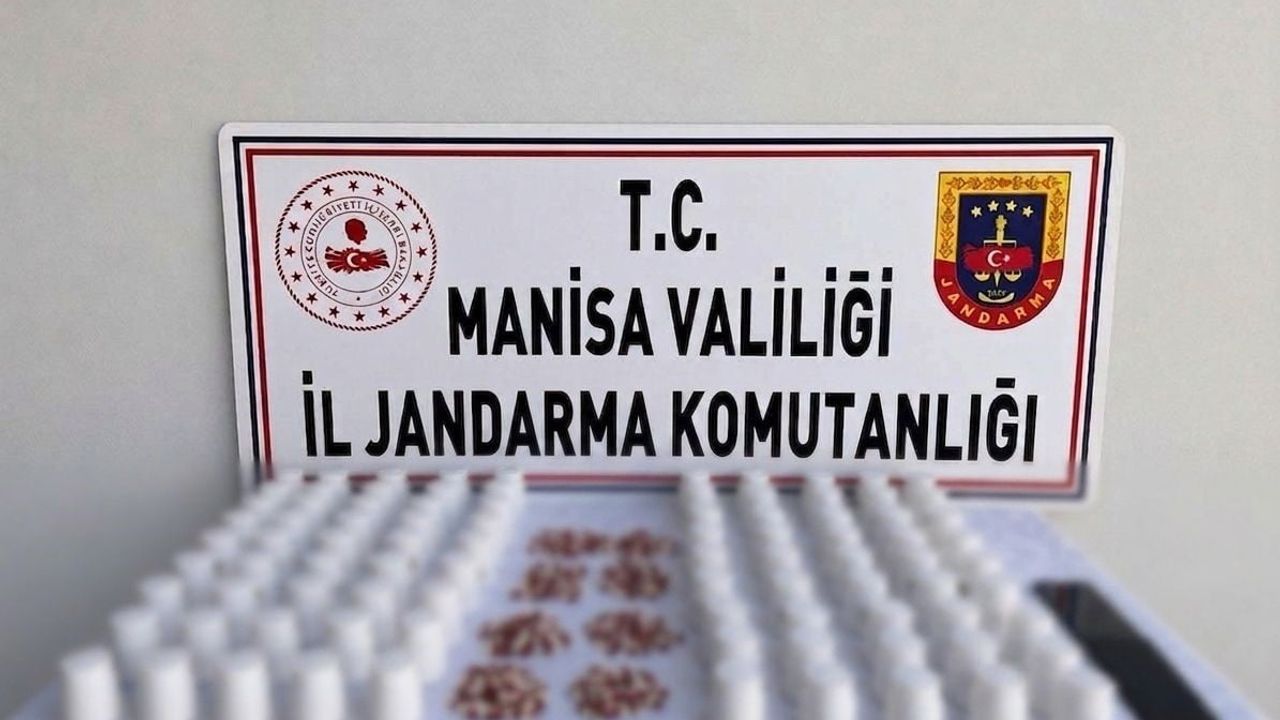 Salihli'de jandarma operasyonunda 5 bin 238 uyuşturucu hap ele geçirildi