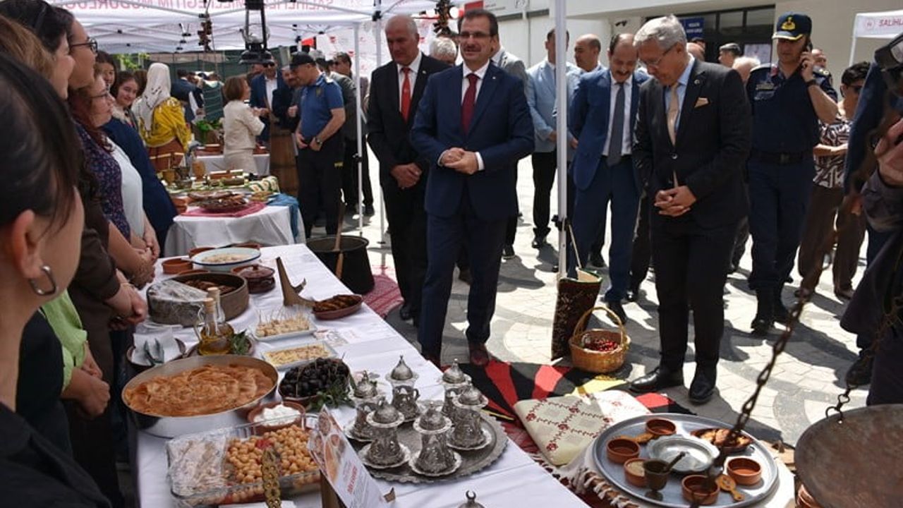 Salihli'de Türk Mutfağı Haftası'nda coğrafi işaretli lezzetler tanıtıldı
