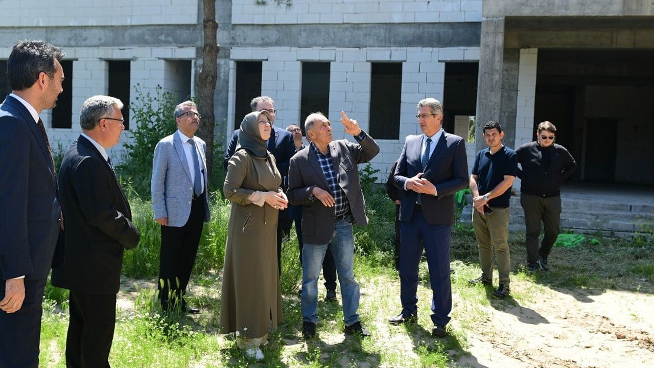 Salihli MYO'nun Yeni Eğitim Binasının Kaba İnşaatı Tamamlandı