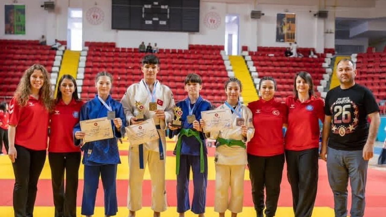 Salihlili Judocular Karaman'da 2 Türkiye Şampiyonluğu Kazandı