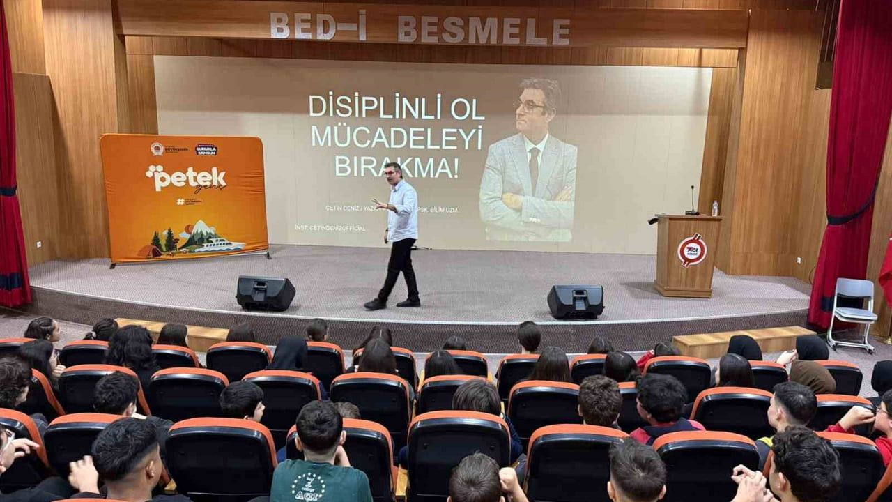 Samsun Büyükşehir'in 'Petek Genç' Programları 30 bini Aşkın Gence Rehberlik Etti