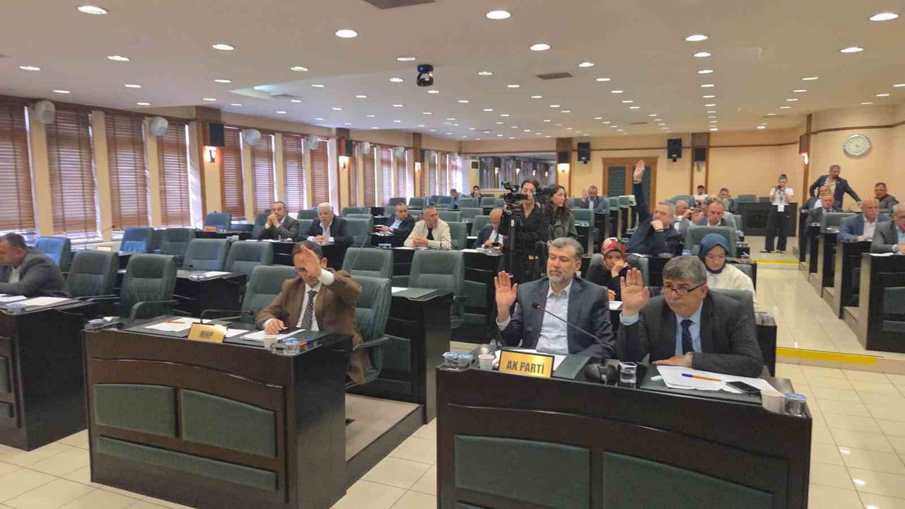 Samsun Büyükşehir Komisyonu, Merhum Başkanların İsimlerini Oy Çokluğuyla Meclise Havale Etti