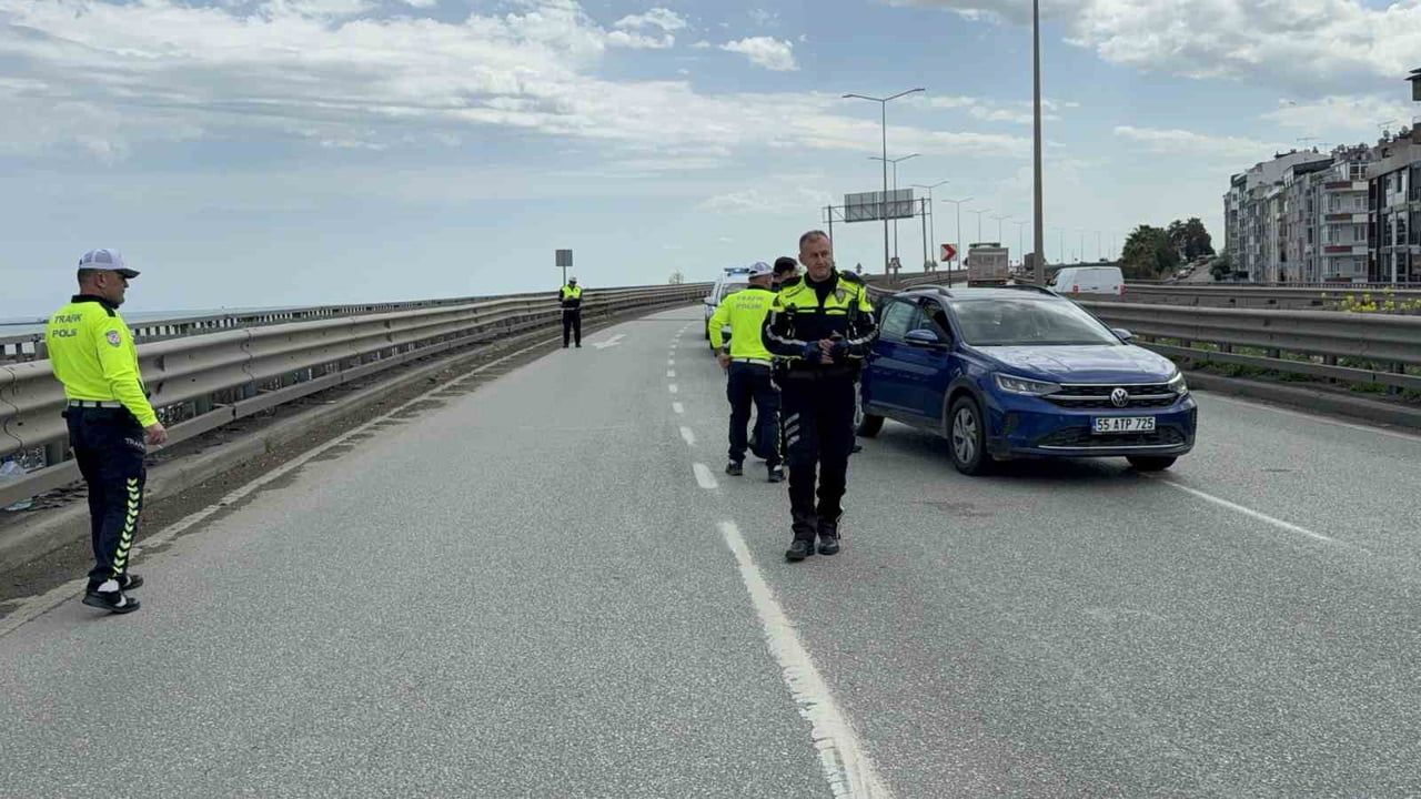 Samsun Canik’te viyadükte yol çalışmasında görevli işçiye otomobil çarptı