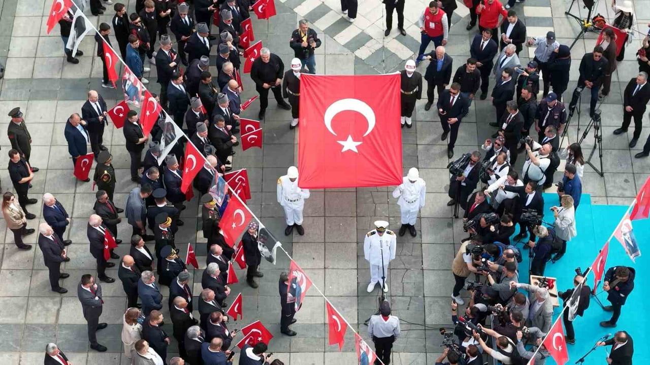 Samsun'da 19 Mayıs Bayrak Devir Teslim Töreni